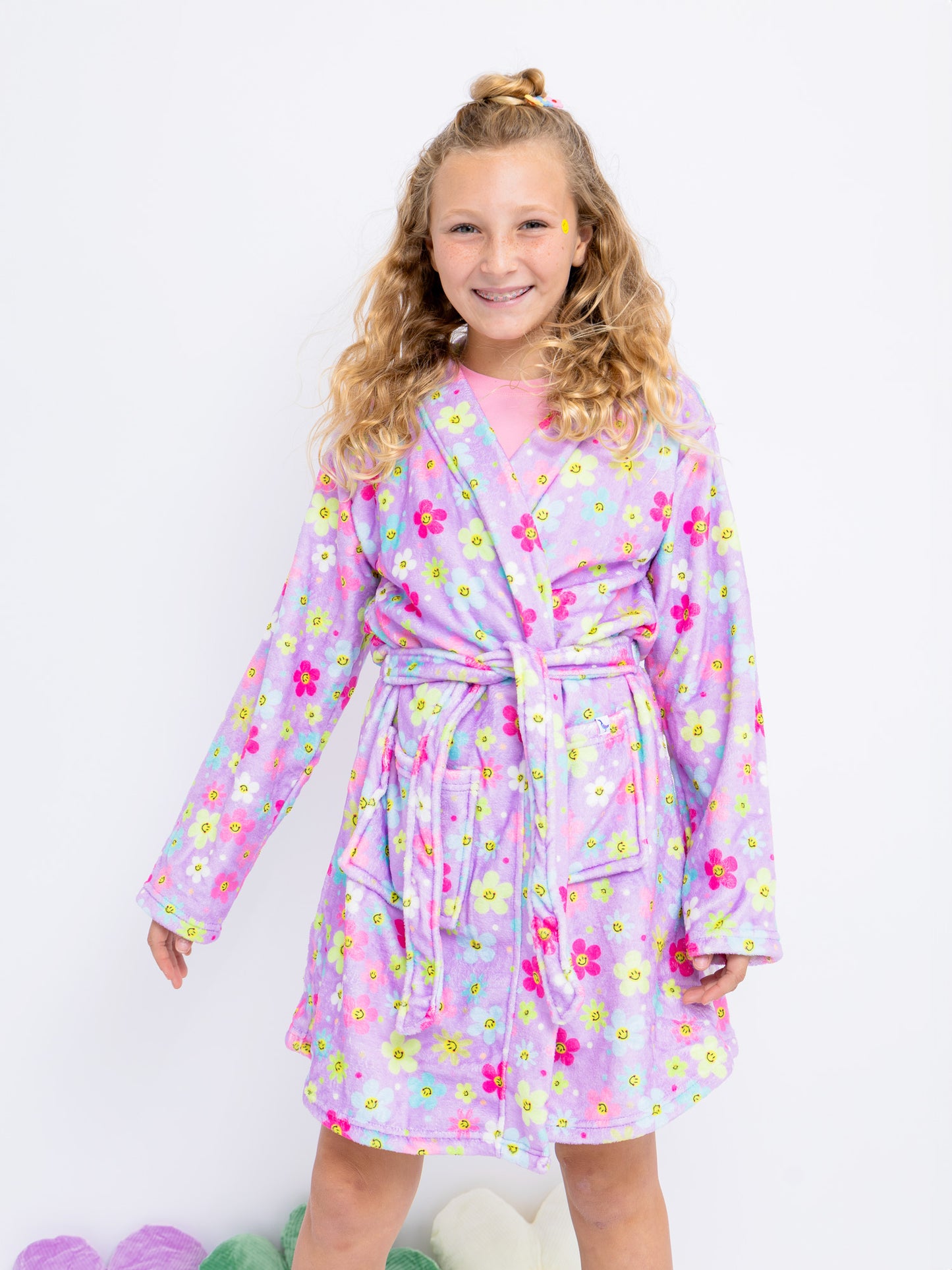 girls plush robe in daisy floral print