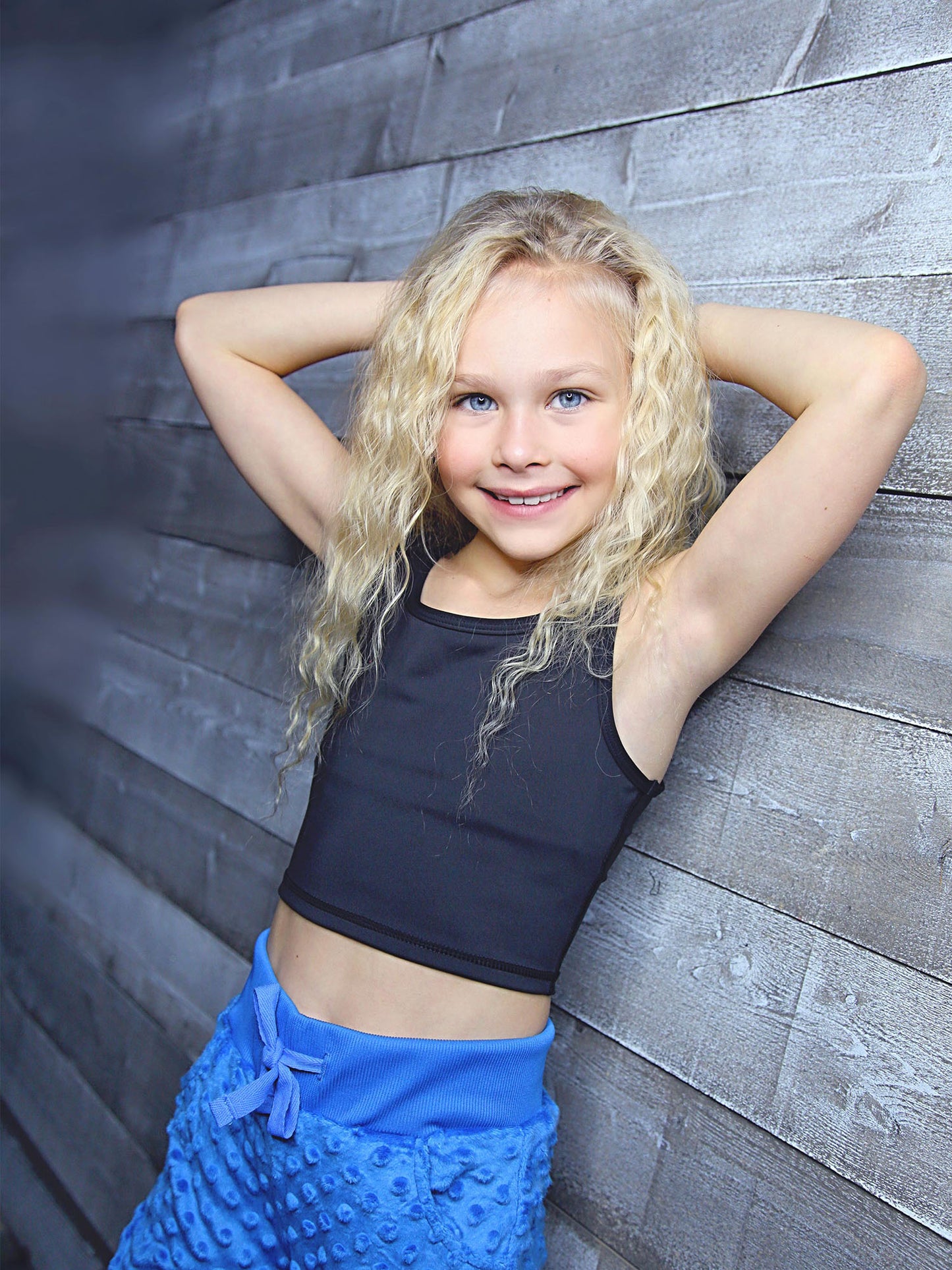 girls black cropped activewear tank top 