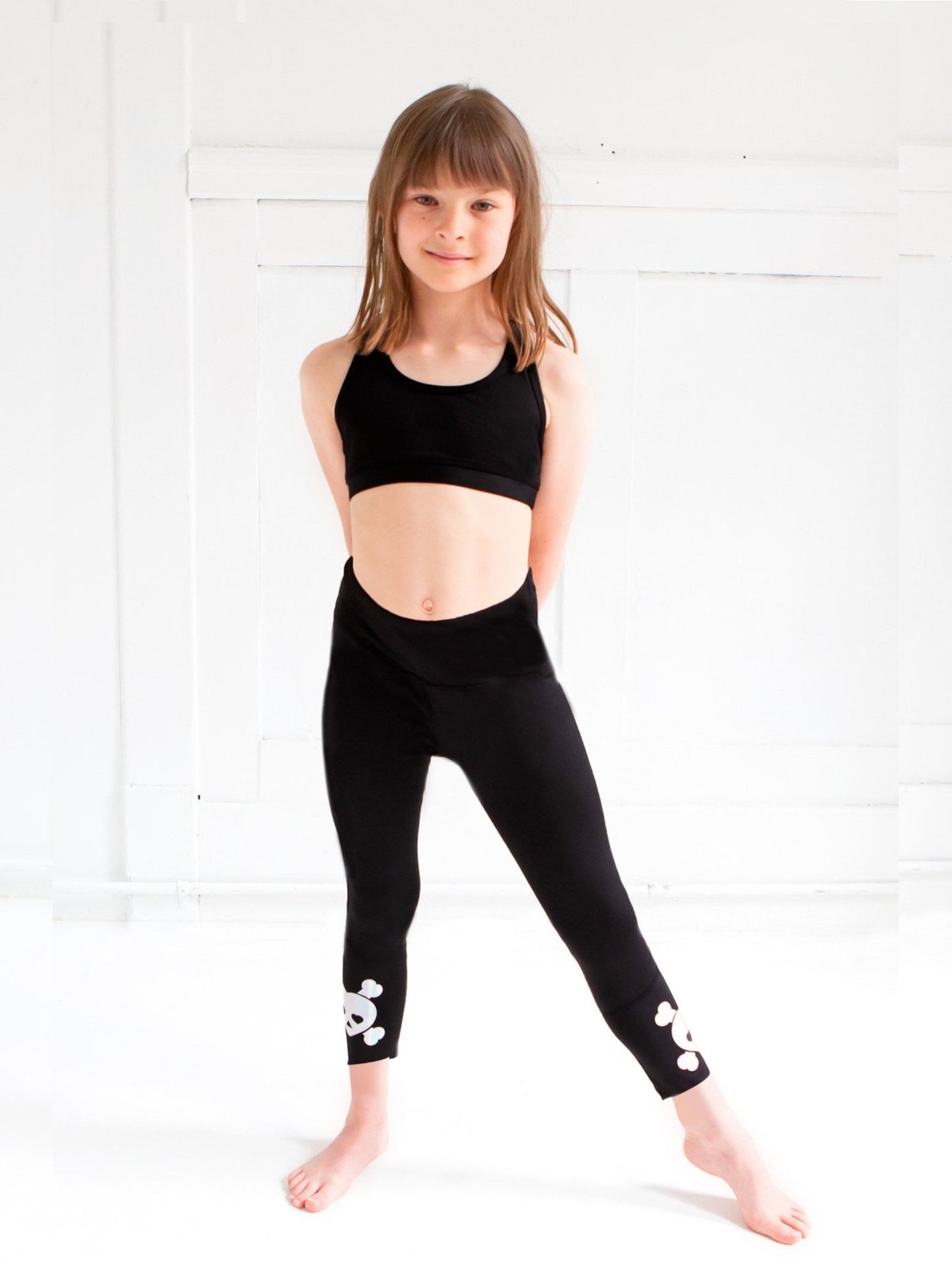 girls black printed activewear capri leggings